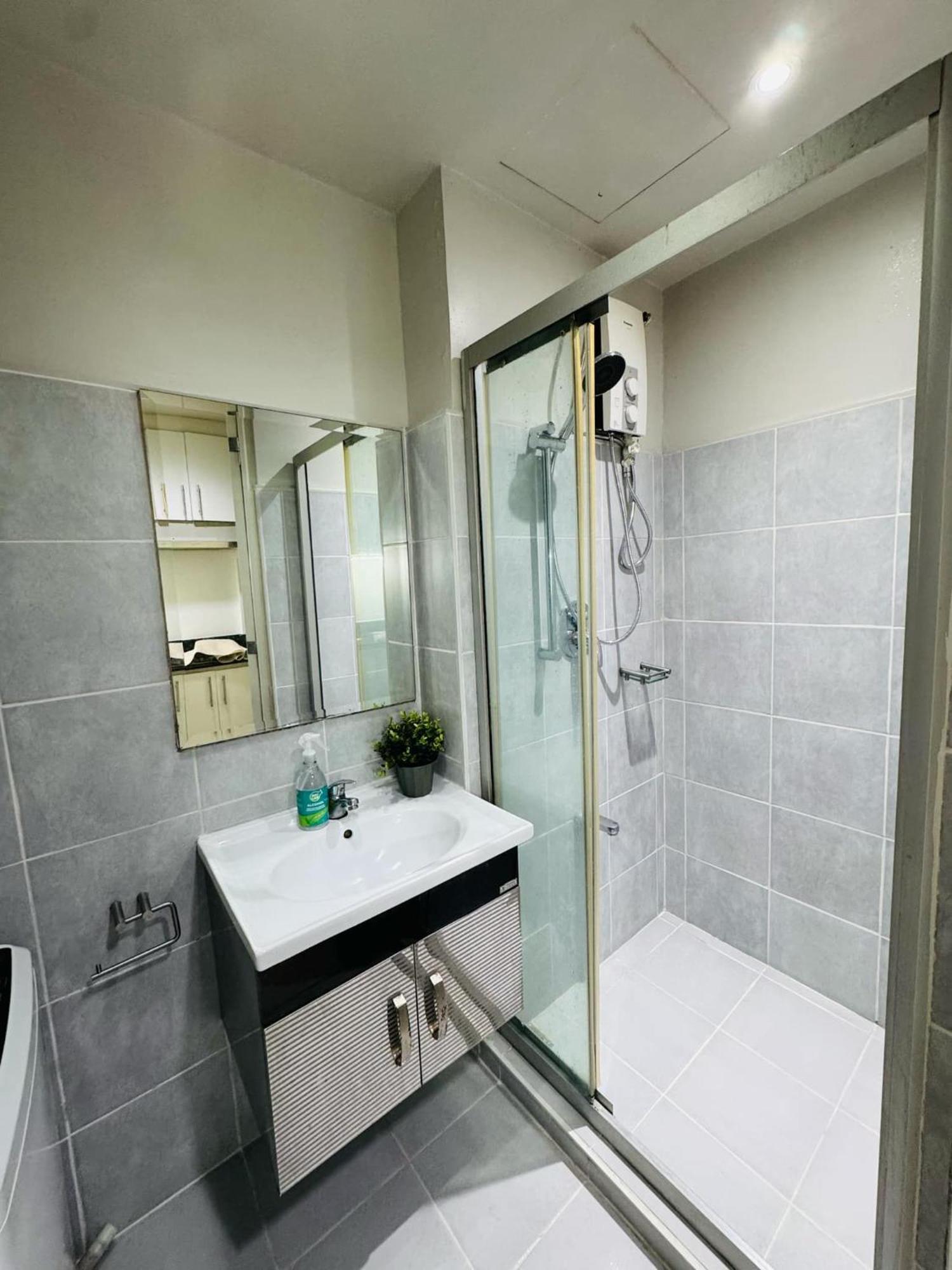 Moa Pasay Sea Residences Condotel Exteriör bild